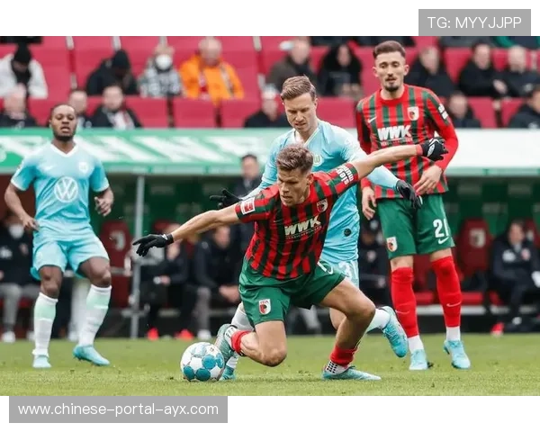 拜仁vs奥格斯堡半场战报：伊藤洋辉头球首开记录